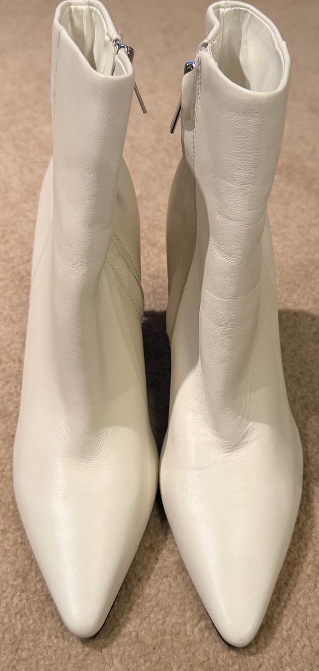 Marc Fisher Kulika White Ivory Leather Pointed Toe Block Heel Booties Size 7M
